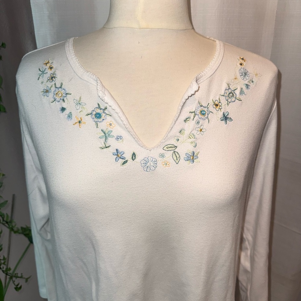 Vintage 90’s White Stag Top with Floral Embroidery
